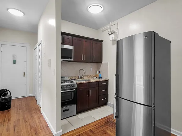 102 Nagle Avenue image 1 of 5