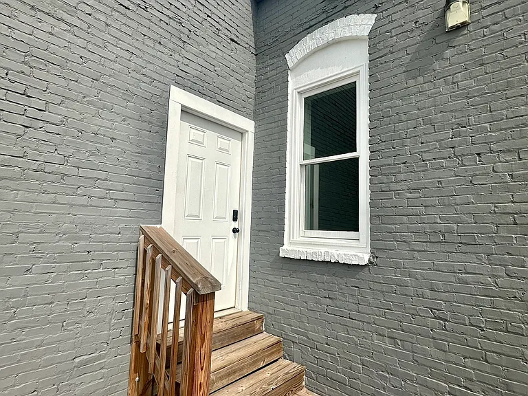 24 W Alabama St #B — Photo 3