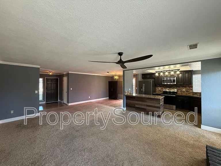 856 Nottingham Dr — Photo 5