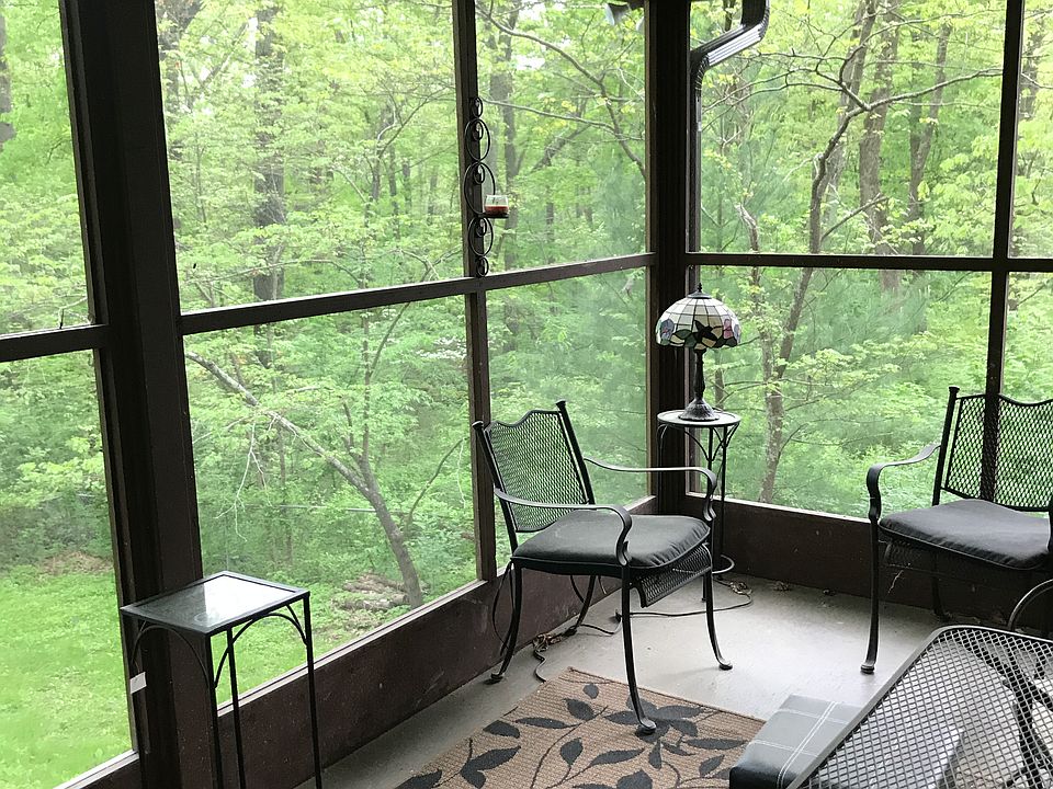 2nd image of 1090 Tuck A Way Ridge Ln