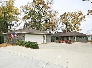 283 Lake Ave S, Spicer, MN 56288