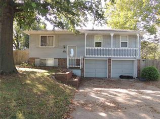 1309 Golfview Dr, Grain Valley, MO 64029