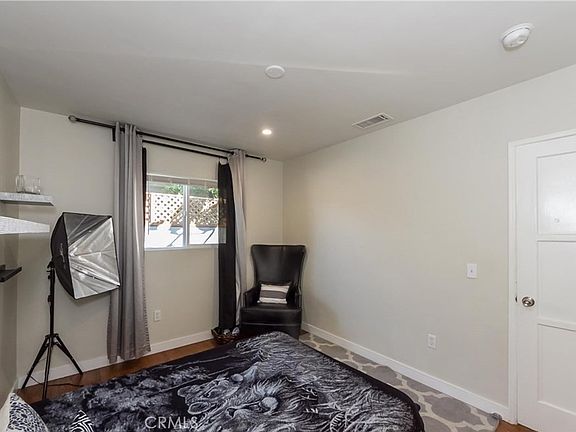 4th image of 5803 Cartwright Ave