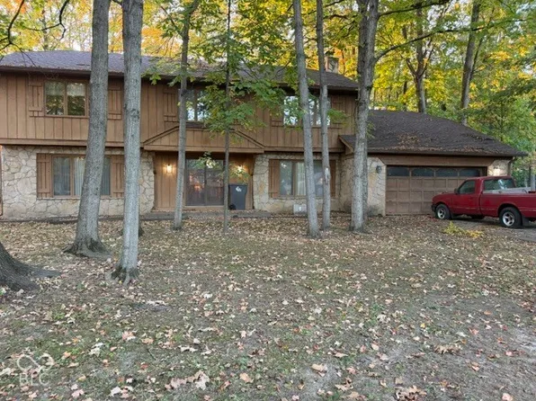 8910 Shagbark Rd, Indianapolis, IN 46260