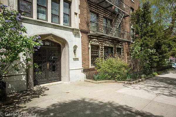 Rented by Garfield Realty  | media 20