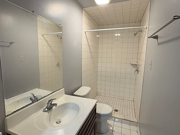 5th image of 1223 W Susquehanna Ave #B