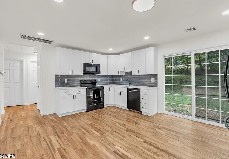 55 Orchard Dr — Photo 8