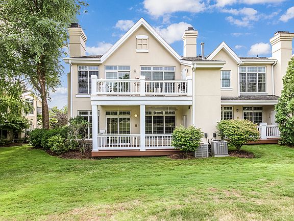 43 Doral Greens Drive W