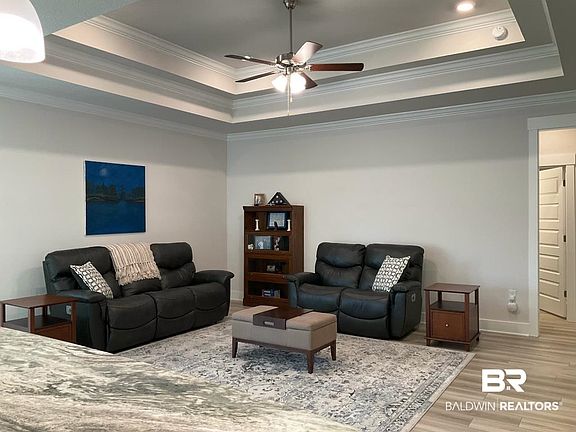 5th image of 1093 Pheasant Cir