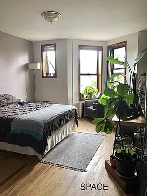 Rented by Space Real Estate | media 22