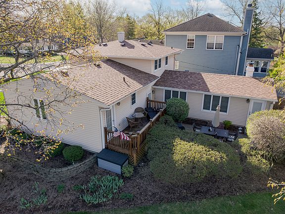4th image of 251 Meadow Ln