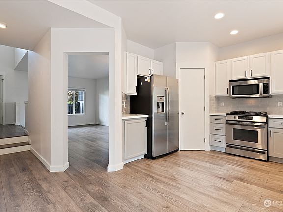 4th image of 16515 85th Avenue Court E