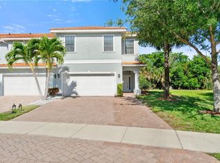 15338 Summit Place Cir, Naples, FL 34119