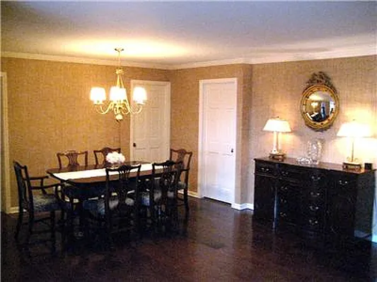 Sold by R New York | media 22