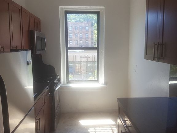 3rd image of 12 Seaman Ave APT 3J