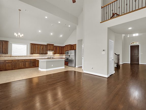 4th image of 6811 Shady View Ct