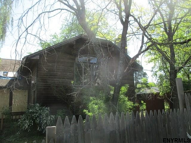 1st image of 32 Hyde St
