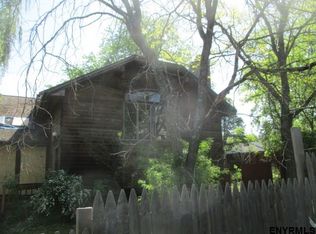 32 Hyde St, Saratoga Springs, NY 12866