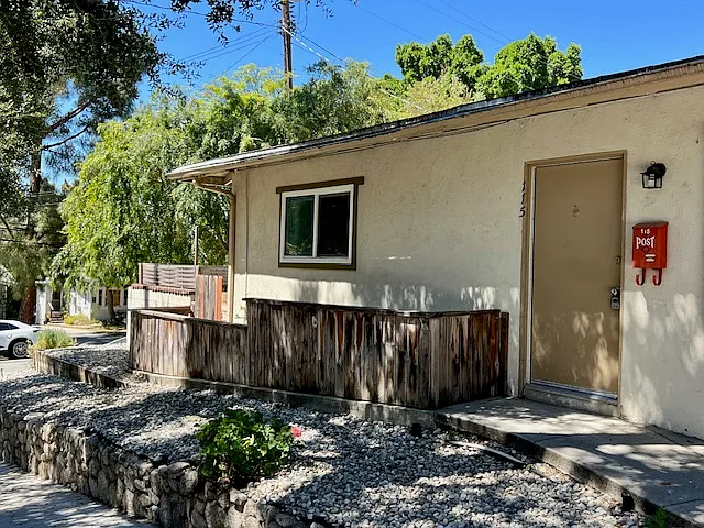 115 E Highland Ave — Photo 2