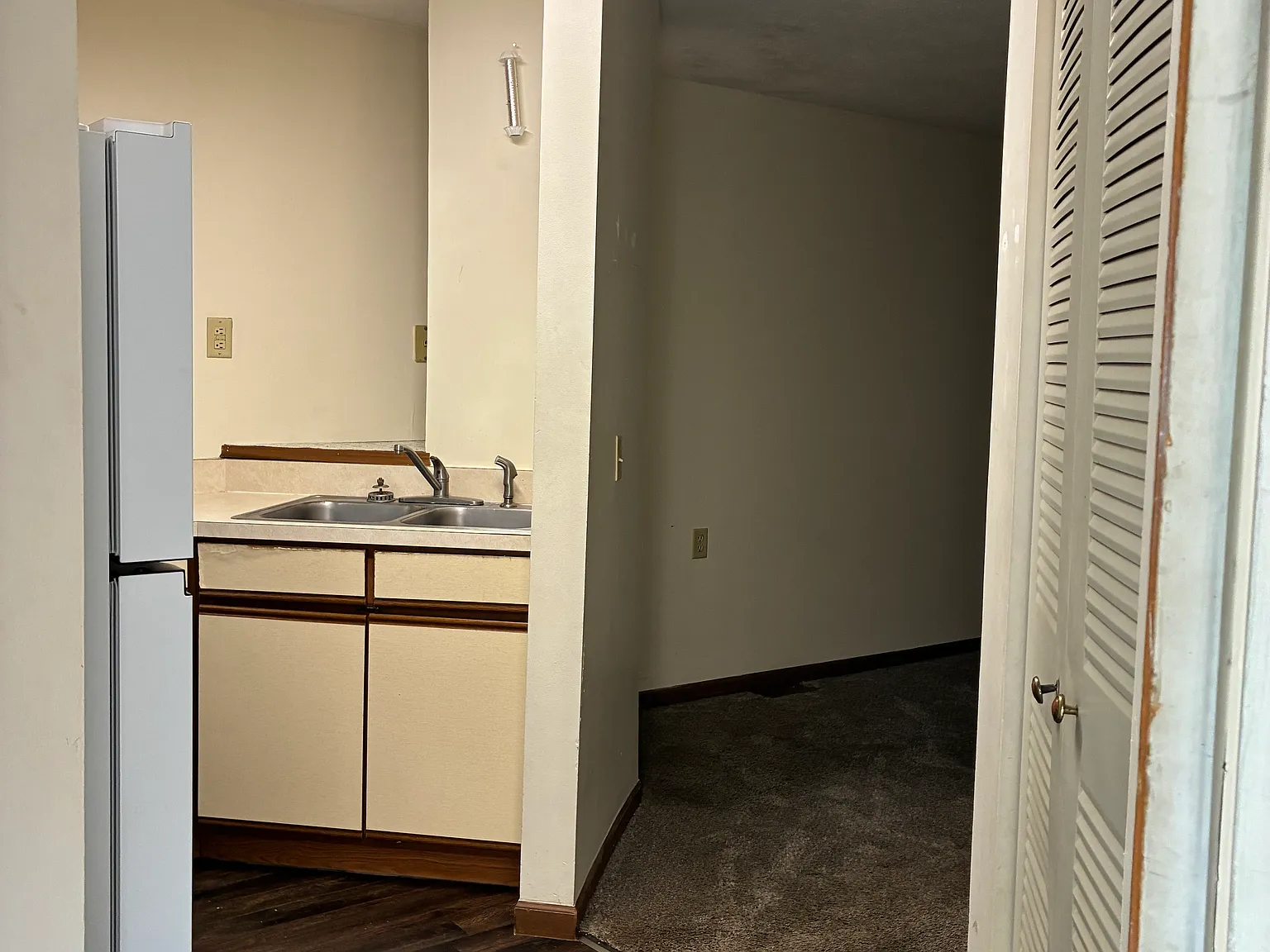 2 bed, 750 sqft, $900 — Photo 2