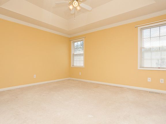 5th image of 1708 Pickwick Ave