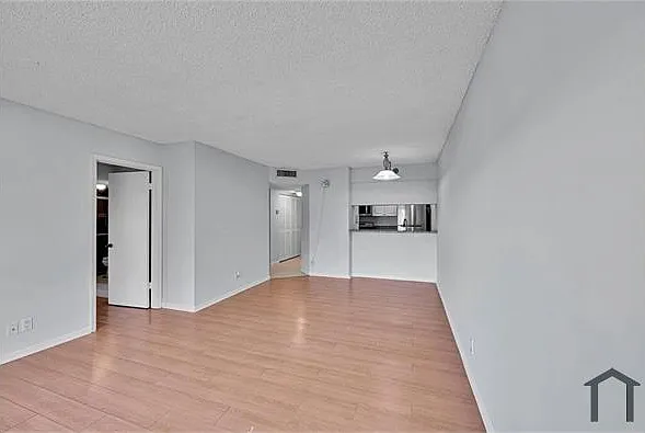 906 Twin Lakes Dr #8-J — Photo 5