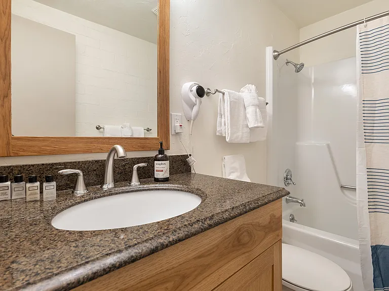 Bathroom 1 | Shower/ Tub Combo | Toilet