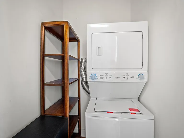 334 Walnut St — Photo 8