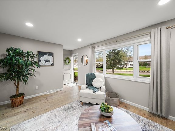 4th image of 2051 Presidential Pkwy #28