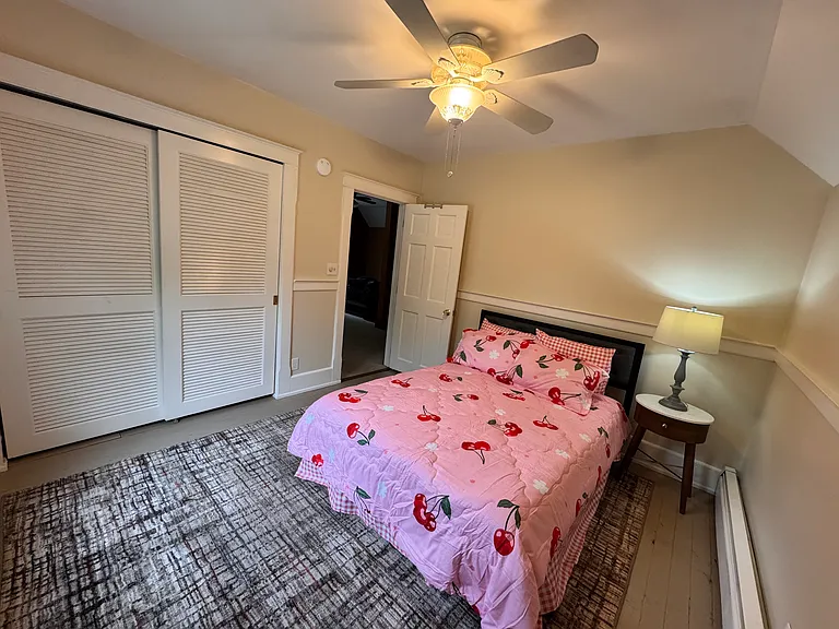 546 Webster St — Photo 13
