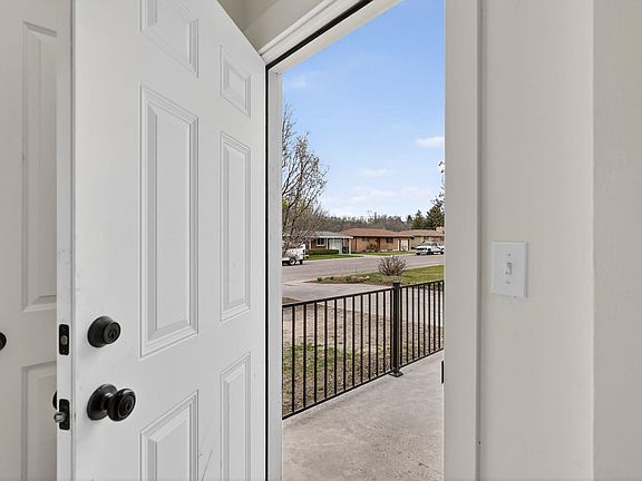 3rd image of 367 McCormack St