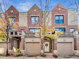 2743 N Wayne Ave APT B, Chicago, IL 60614