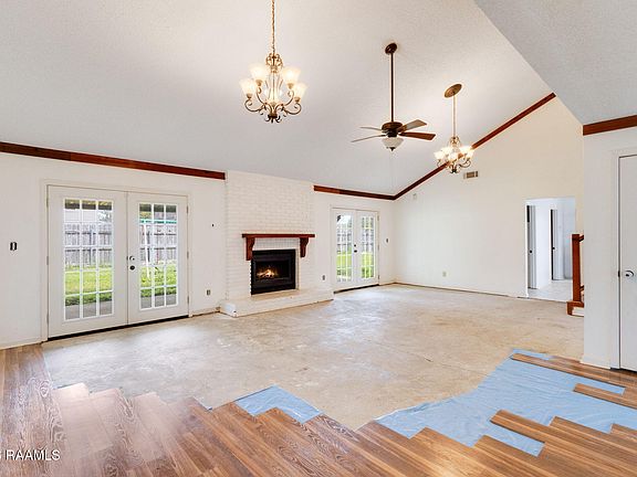 4th image of 402 Sellers Rd