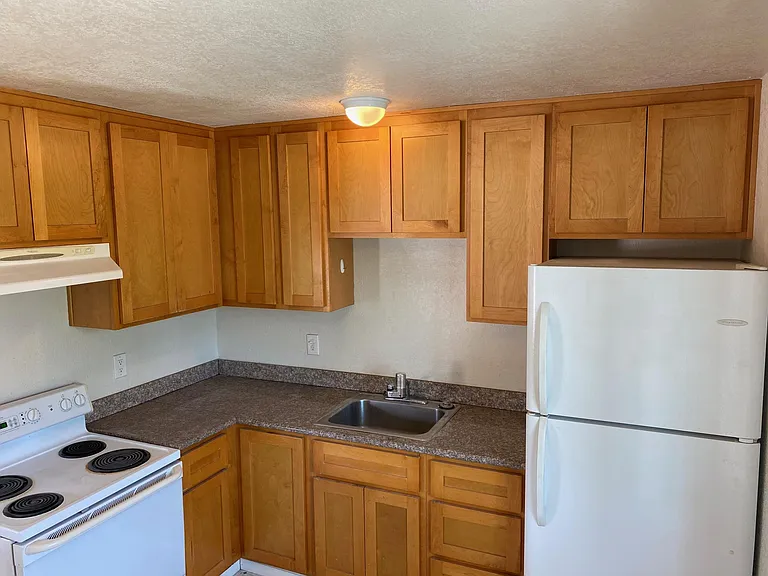 1200 Edsel Dr #4 — Photo 8
