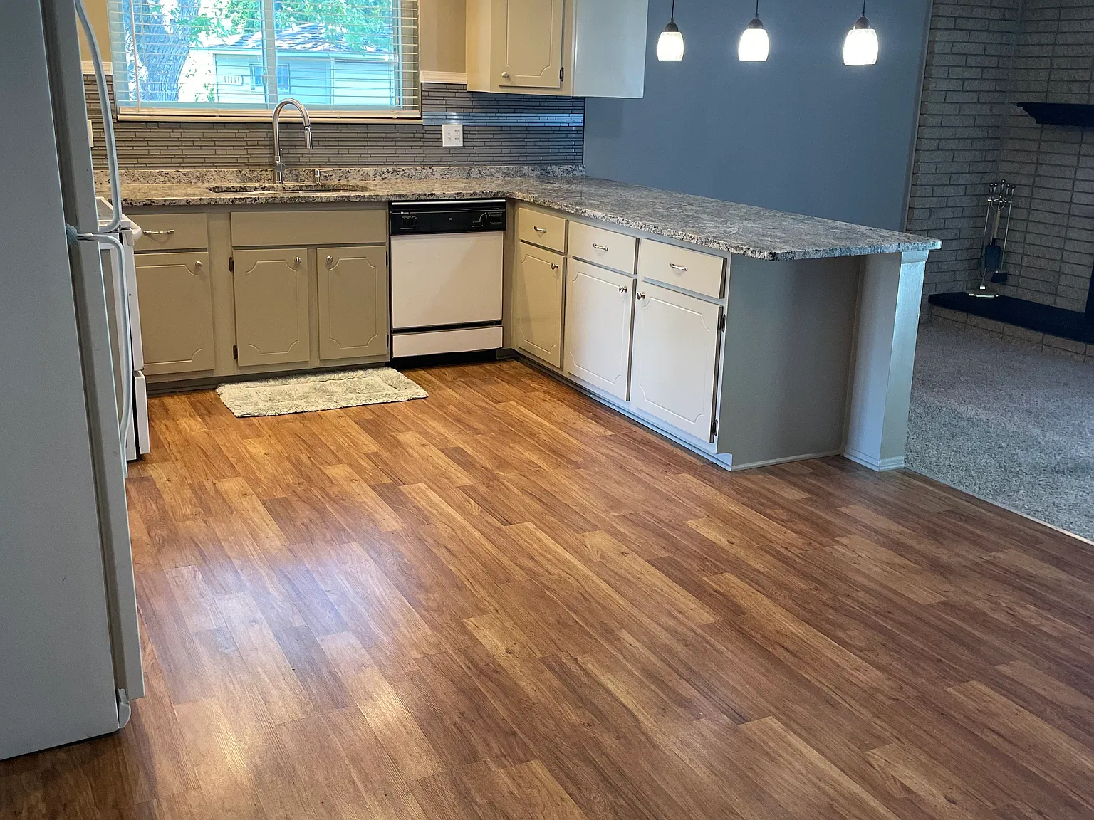 3 bed, 1436 sqft, $2,400 — Photo 3