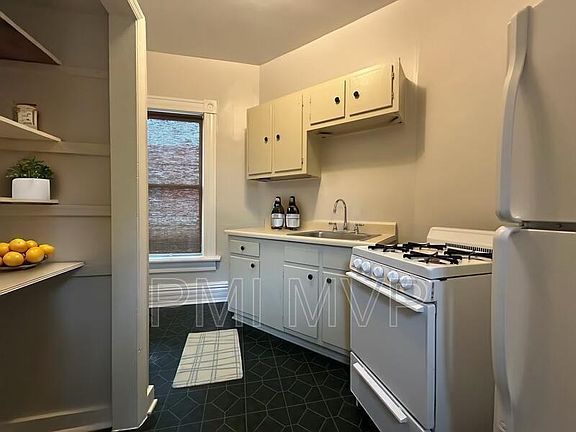 4th image of 217 W Hubbard Ave APT 3