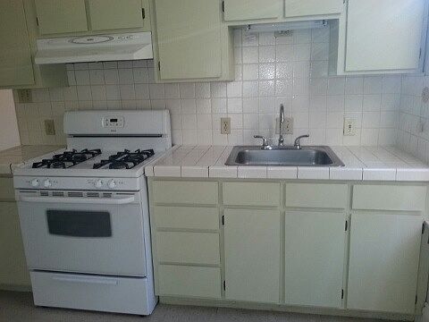 3rd image of 415 Farragut Ave