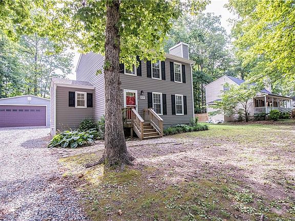 3rd image of 809 Vickilee Ct
