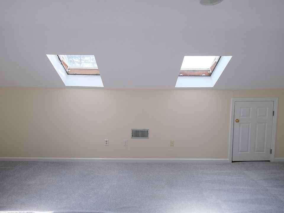 1st image of 544 Lincoln St #544