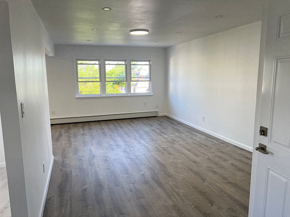 1st image of 21409 23rd Ave APT 3