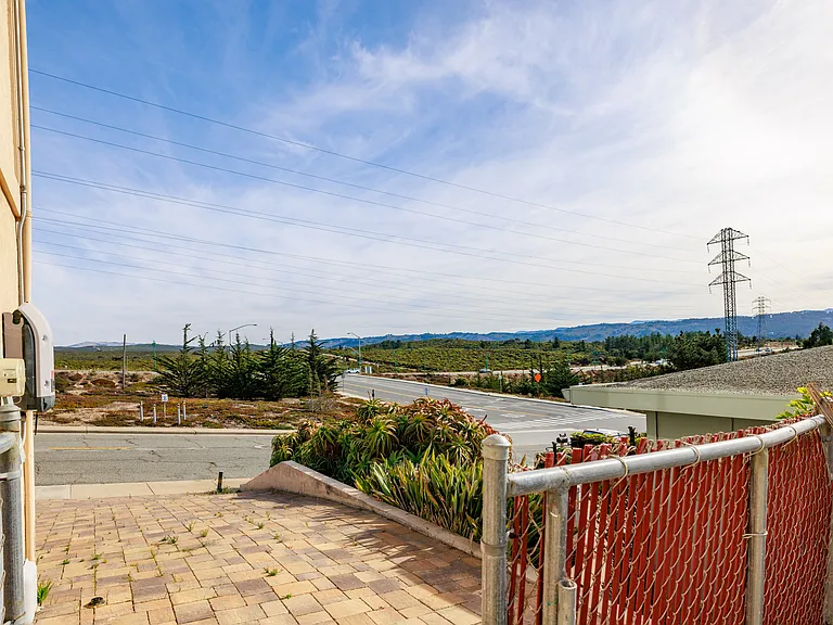 1225 Mescal St #B — Photo 16
