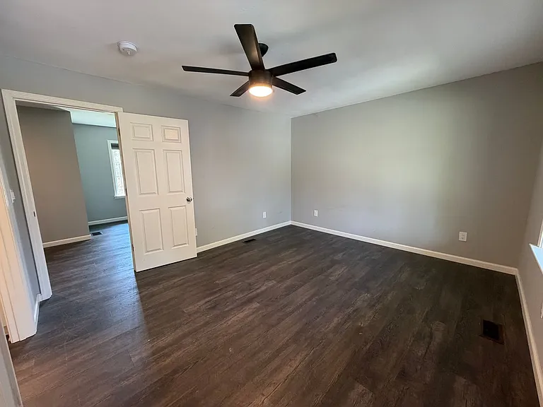 32 Lovers Ln NE — Photo 10