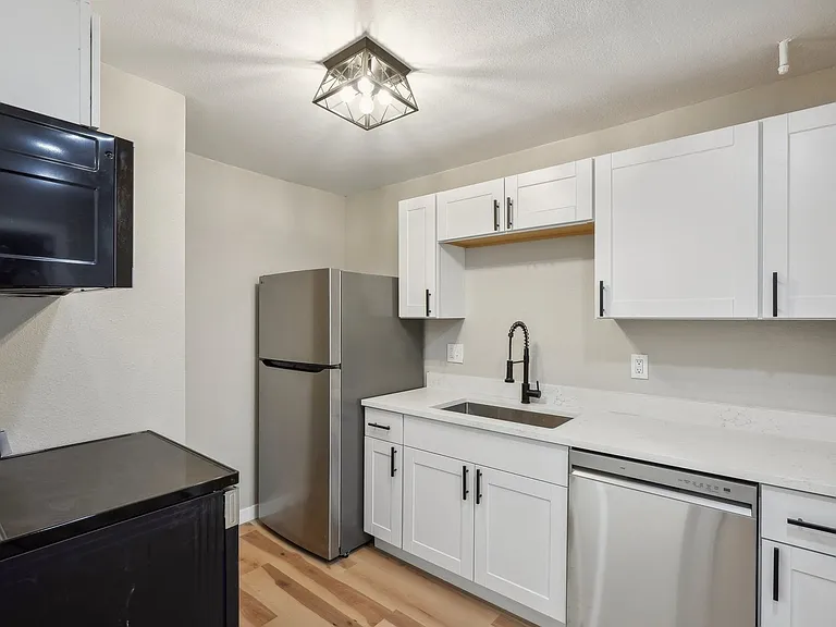 Sandy Terrace Apartments — Photo 67