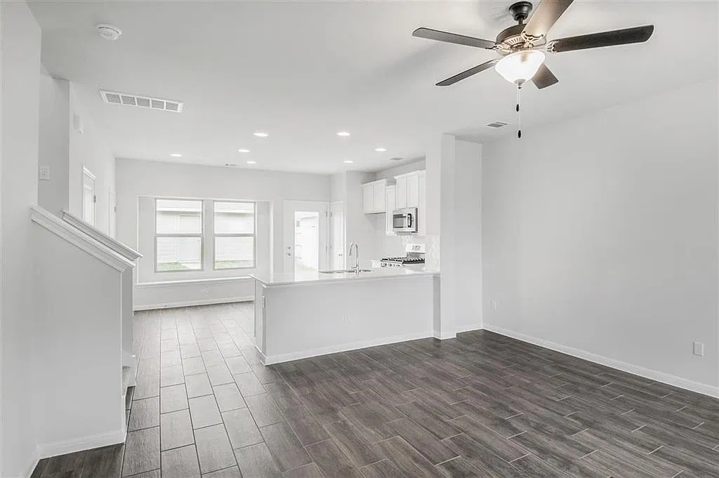 2 bed, 1254 sqft, $1,850 — Photo 4