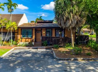 10230 Citrus Ct, Pembroke Pines, FL 33026