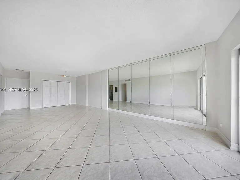 1455 N Treasure Dr #7J — Photo 14