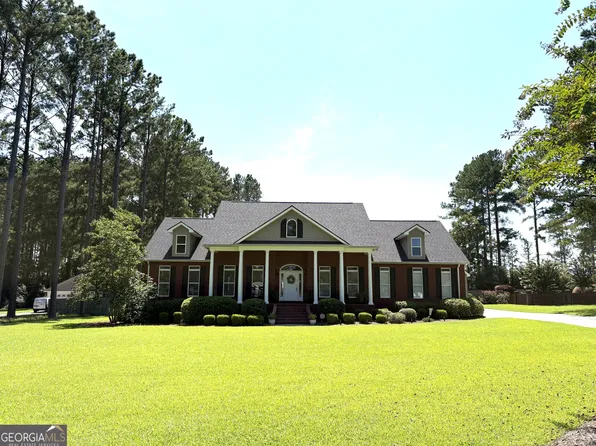 489 Fairfield Dr, Dublin, GA 31021