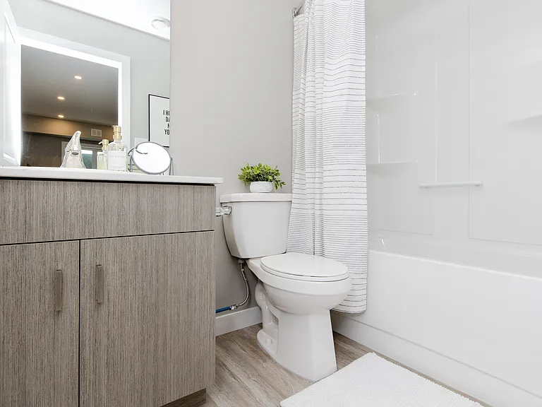1650 Devonshire Dr W — Photo 24
