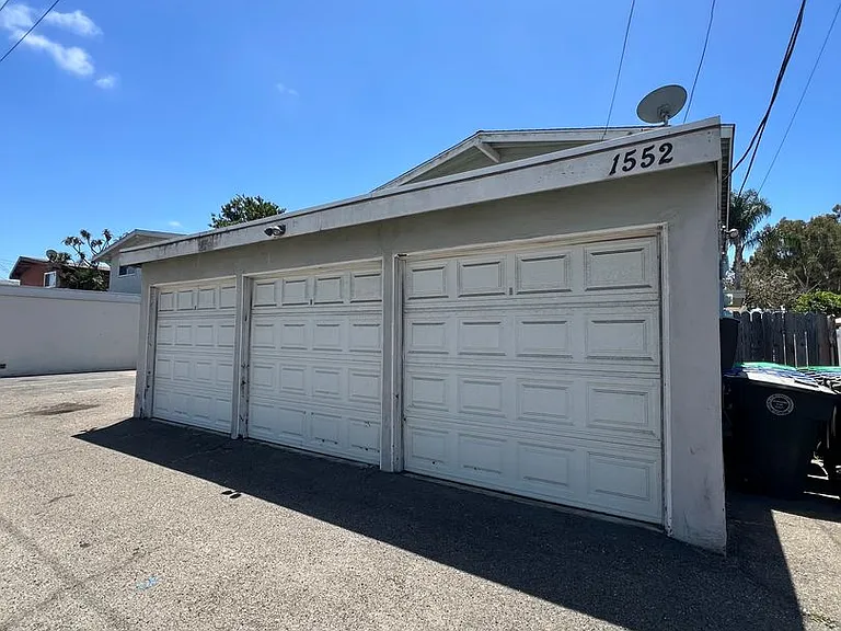 1552 Elm Ave ( F ) — Photo 15