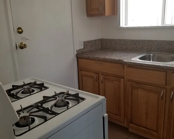1554 S Stanley Ave — Photo 22